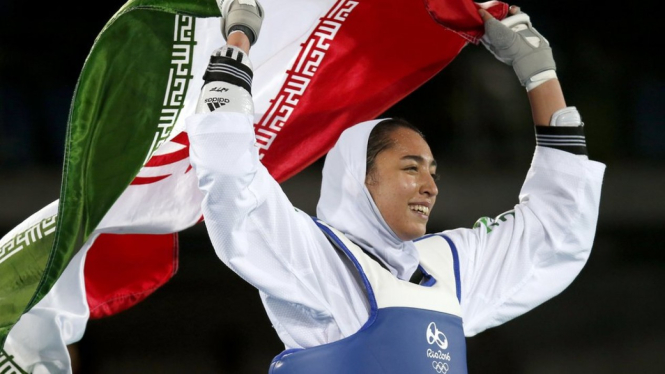 Kimia Alizadeh meraih medali perunggu di cabang olahraga taekwondo pada Olimpiade Rio 2016. - EPA