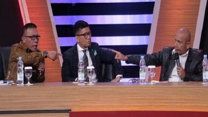 Politikus PDIP Masinton Pasaribu ribut dengan Saor Siagian di ILC