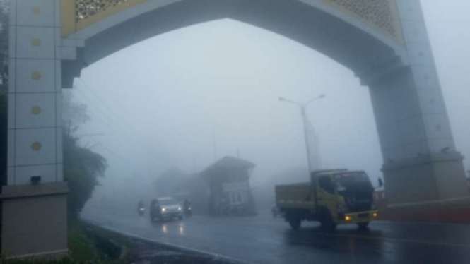 Kabut selimuti Puncak Bogor, Rabu, 15 Januari 2020.