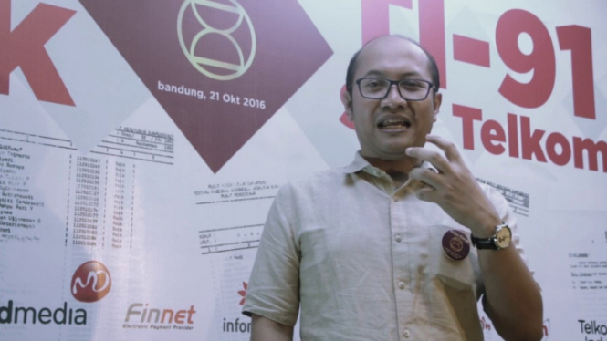 Setyanto Hantoro, direktur utama Telkomsel (FOTO: Youtube.com).