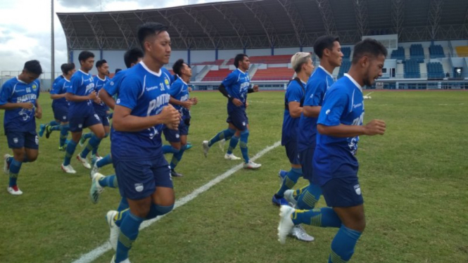 Persib Bandung menjalani latihan.