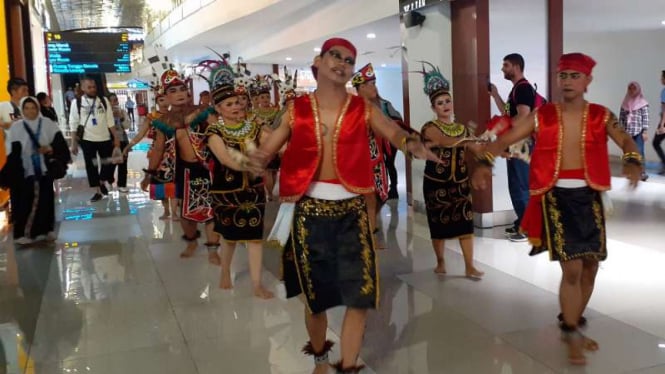 Parade budaya di Bandara Soekarno Hatta, Jumat, 17 Januari 2020.