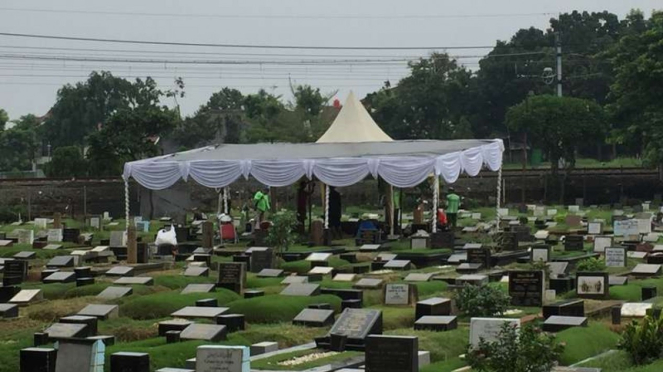 Tempat pemakaman Ade Irawan di Tanah Kusir