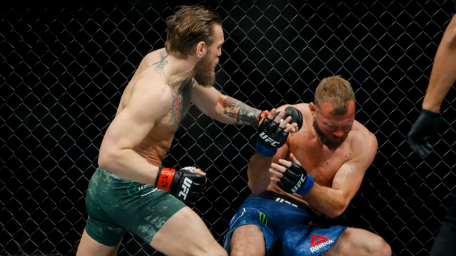 Duel antara Conor McGregor versus Donald Cerrone di UFC 246