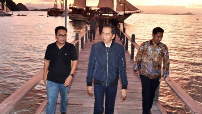 Presiden Jokowi di Labuan Bajo, Nusa Tenggara Timur, Minggu, 19 Januari 2020.