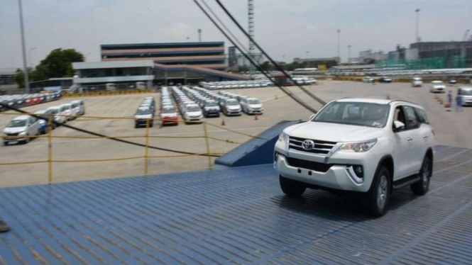 Toyota Fortuner versi ekspor