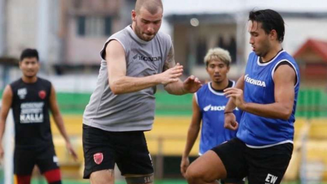 Sesi latihan tim PSM Makassar jelang duel kontra Lalenok United