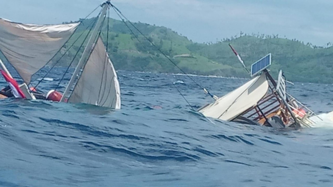 Kapal yang mengangkut wartawan Istana di Labuan Bajo tenggelam