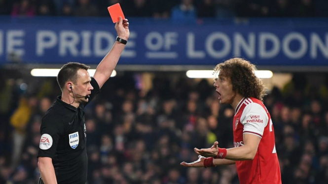 Bek Arsenal, David Luiz diusir wasit terkena kartu merah