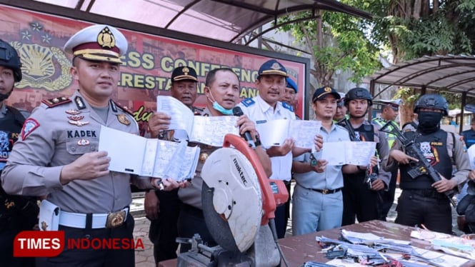 Hasil operasi Satlantas Polresta Banyuwangi. (Foto: Agung Sedana/ TIMES Indonesia)