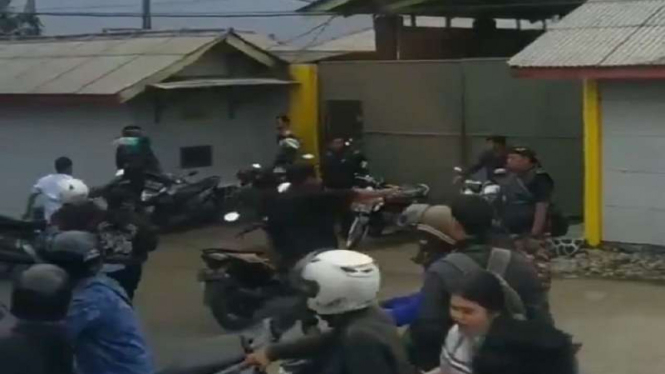 Bentrok dua ormas di Sukabumi, Jawa Barat