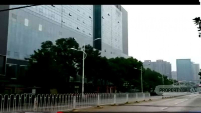 Situasi lengang jalanan di kota Wuhan, China, dalam isolasi akibat wabah virus corona.