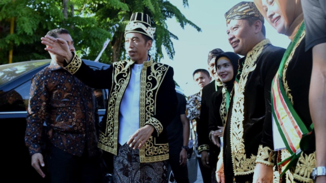 Ketua Umum FSKN, Sultan Sepuh XIV Cirebon, PRA.Arief Natadiningrat