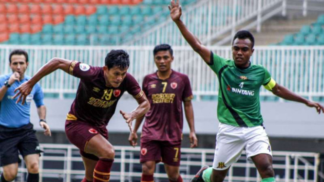 Duel PSM Makassar vs Lalenok United.