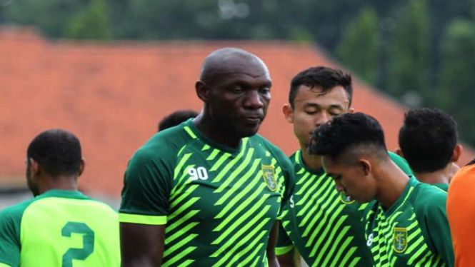 Pemain naturalisasi Persebaya, Zoubairou Garba 