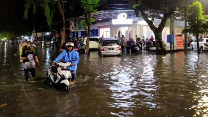 Banjir di Surabaya