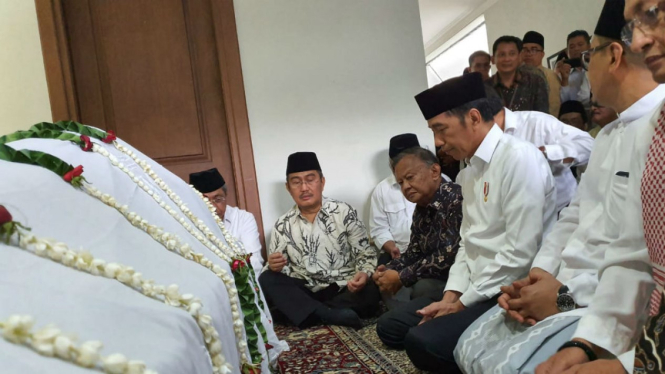 Presiden Joko Widodo melayat Gus Solah 