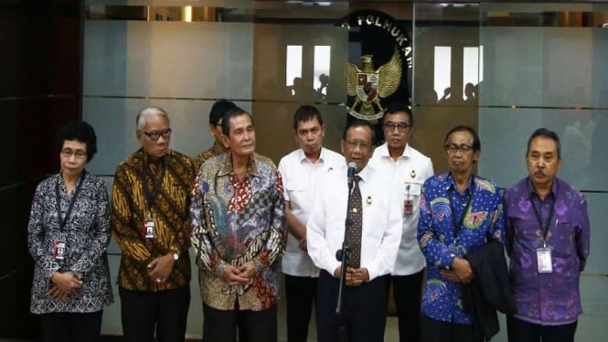 Menko Polhukam Mahfud MD bersama Ketua Dewan Pegawas KPK  