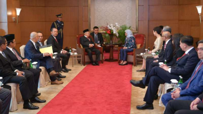 Wapres Ma'ruf Amin bertemu dengan Presiden Singapura Halimah Yacob.