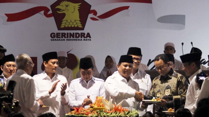 Prabowo Subianto dan Anies Baswedan, saat HUT Partai Gerindra ke-12