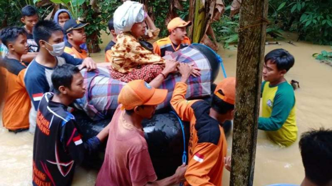 Banjir landa Kabupaten Tabalong Kalsel.