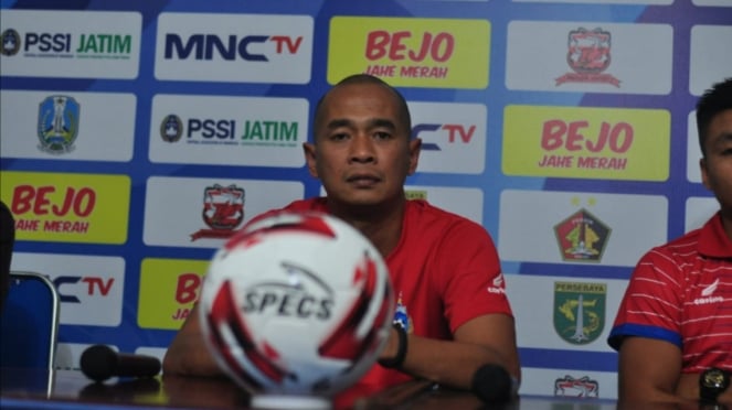 Entrenador de Sabah FA, Kurniawan Dwi Yulianto. 