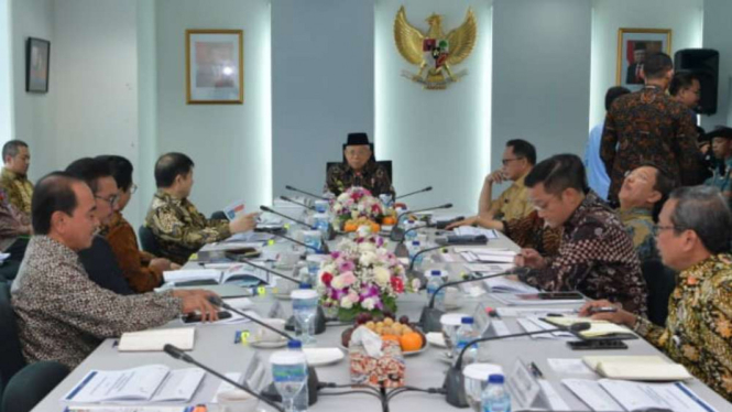 Wakil Presiden Ma'ruf Amin rapat soal kemiskinan di Kantor TNP2K.