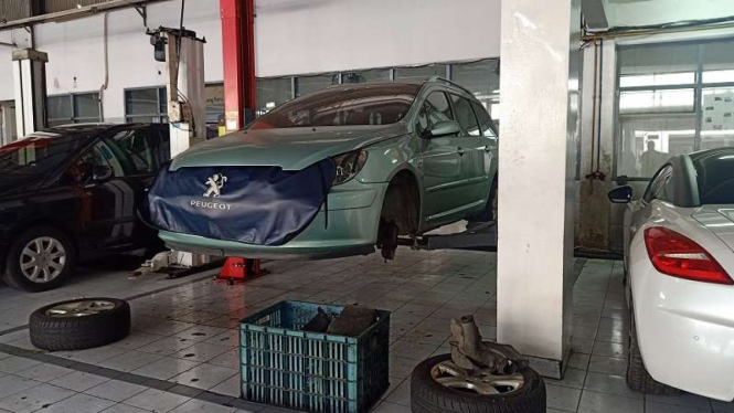 Bengkel resmi mobil Peugeot