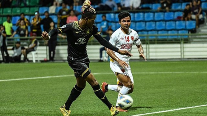 Pemain Tampines Rovers, Jordan Webb saat melawan PSM Makassar