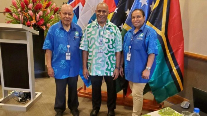 Pemimpin United Liberation Movement for West Papua (ULMWP) Benny Wenda (tengah) hadir dan menyampaikan pidato di forum pertemuan Menteri Luar Negeri dan Pejabat Senior Melanesian Spearhead Group (MSG), di Fiji, 12 Februari 2020.