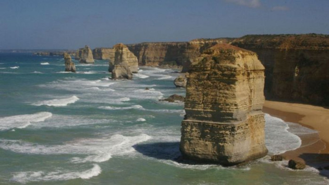 Tur operator mengatakan kunjungan turis China ke lokasi seperti 12 Apostles di Great Ocean Road berkurang drastis.