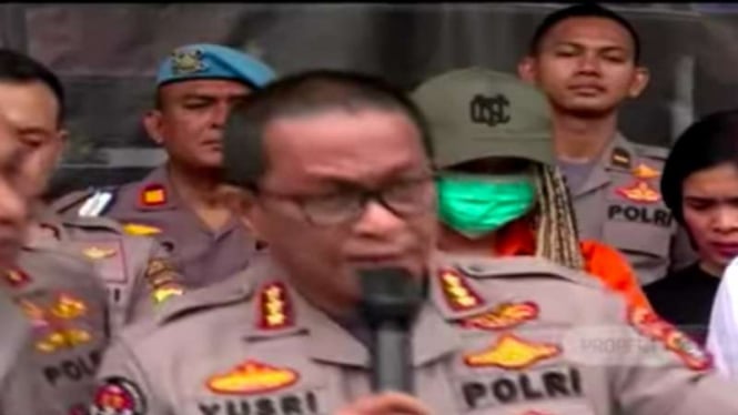 Polisi menjelaskan alasan menahan Lucinta Luna di sel perempuan dalam konferensi pers di Markas Polda Metro Jaya, Kamis, 13 Februari 2020.