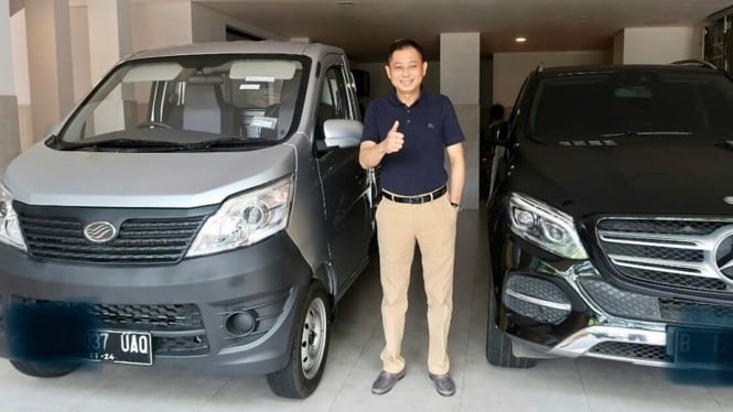 Ignasius Jonan beli mobil Esemka Bima