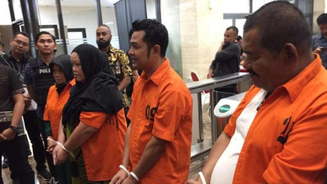 Polisi tangkap para pelaku bisnis wisata seks di Puncak Bogor.