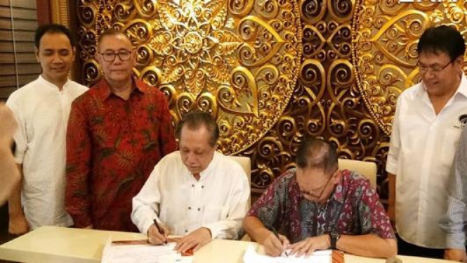 Ketua Umum LKN Nawacita Samsul Hadi menandatangi Memorandum of Understanding (MoU).