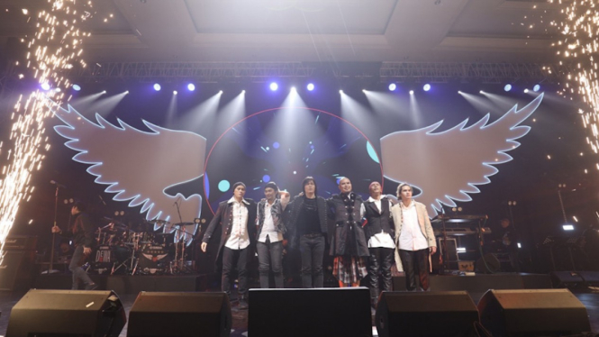 Dewa 19 sukses buka rangkaian tur konsernya di Bandung. 
