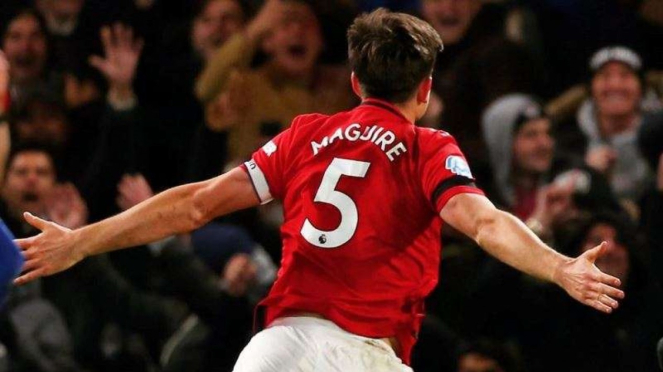 Pemain belakang Manchester United, Harry Maguire, melakukan selebrasi