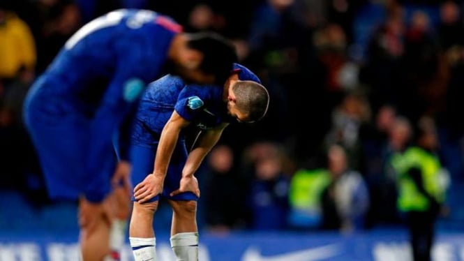 Ekspresi kecewa pemain Chelsea usai takluk di Stamford Bridge.