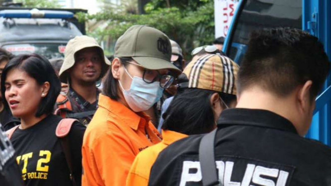 Lucinta Luna menghadiri pemusnahan narkoba di Polda Metro Jaya