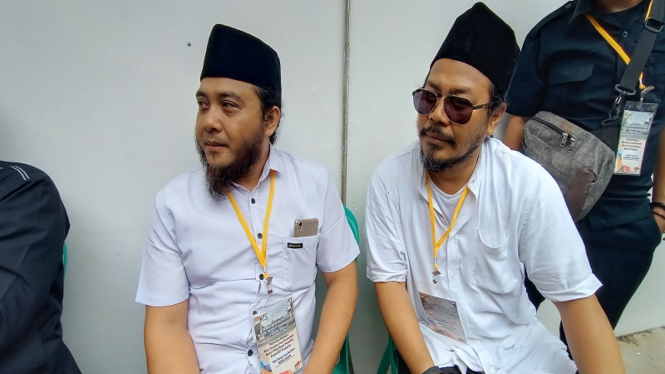 Krisyanto (kanan), vokalis Jamrud yang mencalonkan diri jadi Bupati Pandeglang