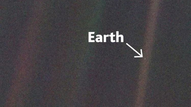 Foto Bumi yang diambil oleh wahana antariksa Voyager 1 milik NASA.