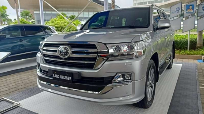 Mobil mewah Toyota Land Cruiser