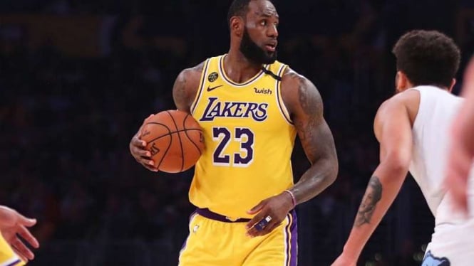 Pemain LA Lakers, LeBron James dalam laga NBA.