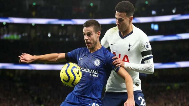 Chelsea menghadapi Tottenham