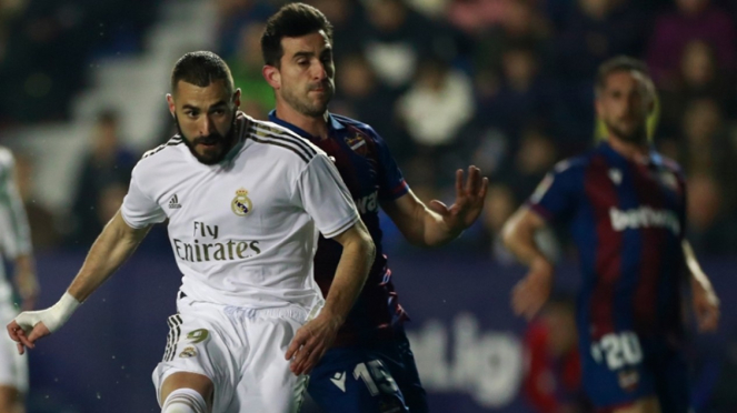 Striker Real Madrid, Karim Benzema saat melawan Levante