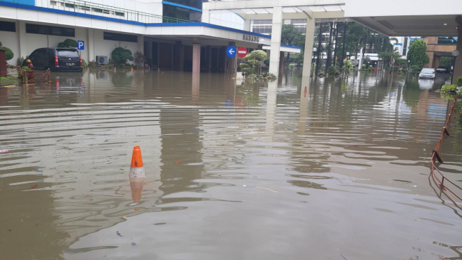 Kantor Pusat Bea Cukai di Rawamangun terendam banjir