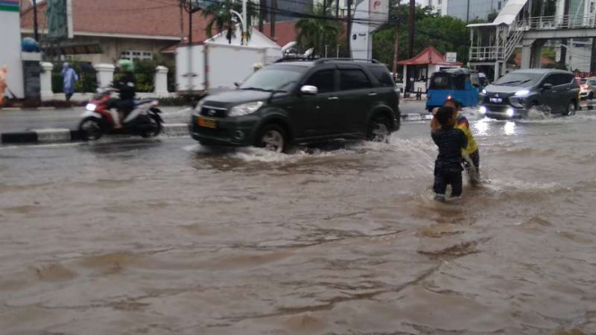 Banjir di Jalan Medan Merdeka Timur, Jakarta Pusat