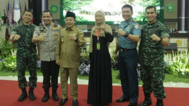 Kolonel Armed Didik Harmono saat foto bersama di UIN Malang (paling kanan).