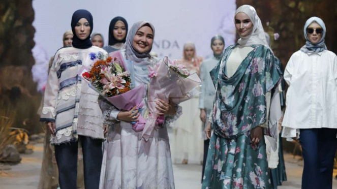 Koleksi modest wear desainer Ria Miranda