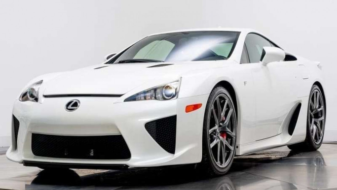 Mobil bekas Lexus LFA yang hanya ada 500 unit di dunia